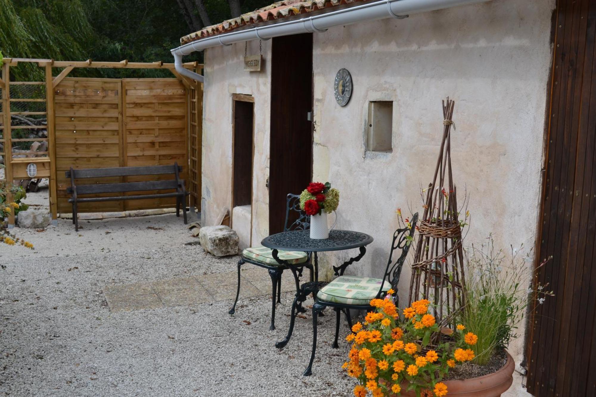 Le Moulin De Lusseau Bed & Breakfast Chef-Boutonne Phòng bức ảnh