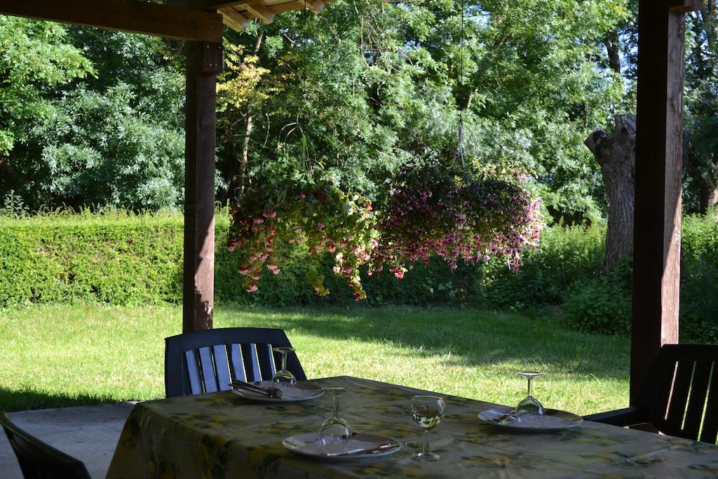 Le Moulin De Lusseau Bed & Breakfast Chef-Boutonne Ngoại thất bức ảnh