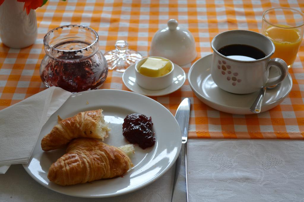 Le Moulin De Lusseau Bed & Breakfast Chef-Boutonne Ngoại thất bức ảnh